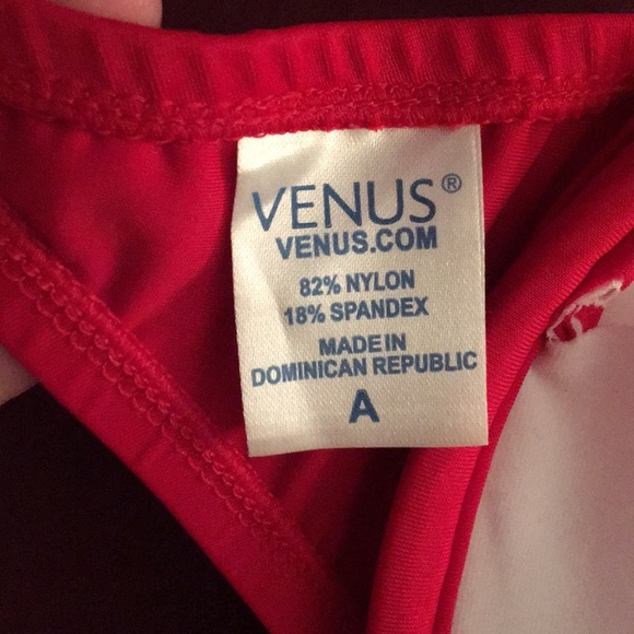 Red padded swimsuit - Picture 3 of 4